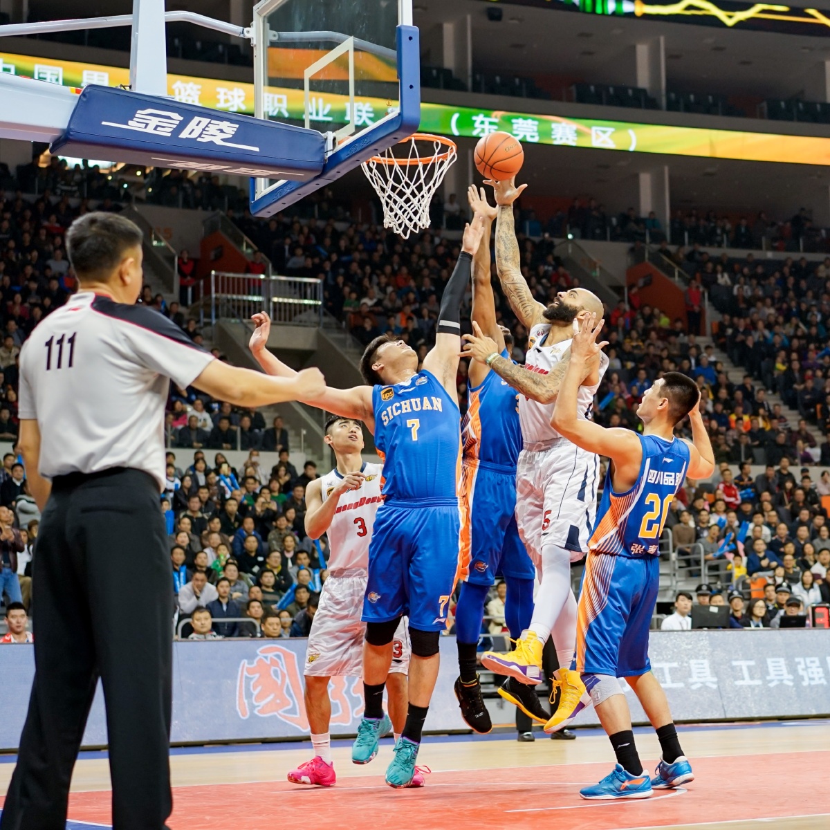 CBA比赛精彩瞬间：深圳队绝杀辽宁,（压哨定胜负！深圳队绝杀辽宁上演CBA名场面）