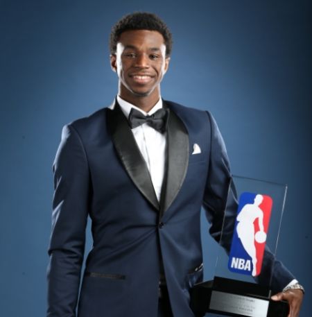 威少11月场均21+9+8，单月打出180俱乐部水准（威少11月场均21分9篮板8助攻，单月效率达180俱乐部标准）