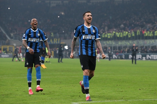 维蒂尼亚是第九位欧冠对英格兰球队戴帽球员，也是葡萄牙首人（维蒂尼亚成欧冠对英格兰队戴帽第九人，葡萄牙球员历史首位）