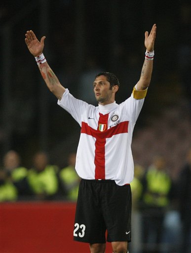 受到撞击影响？米切尔第三节仅5中2，得到4分1板1助（被撞影响发挥？米切尔第三节手感欠佳，5投2中拿下4分1篮板1助攻）