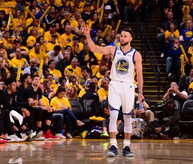 记者：拜仁考虑通过引进巴莱巴以顶替去向未明的格雷茨卡（记者：格雷茨卡去向未定，拜仁或引进巴莱巴填补空缺）